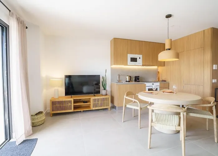 Bright & Stylish Retreat By The Sea Near Ericeira Carvoeira