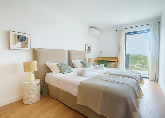 Bright & Stylish Retreat By The Sea Near Ericeira